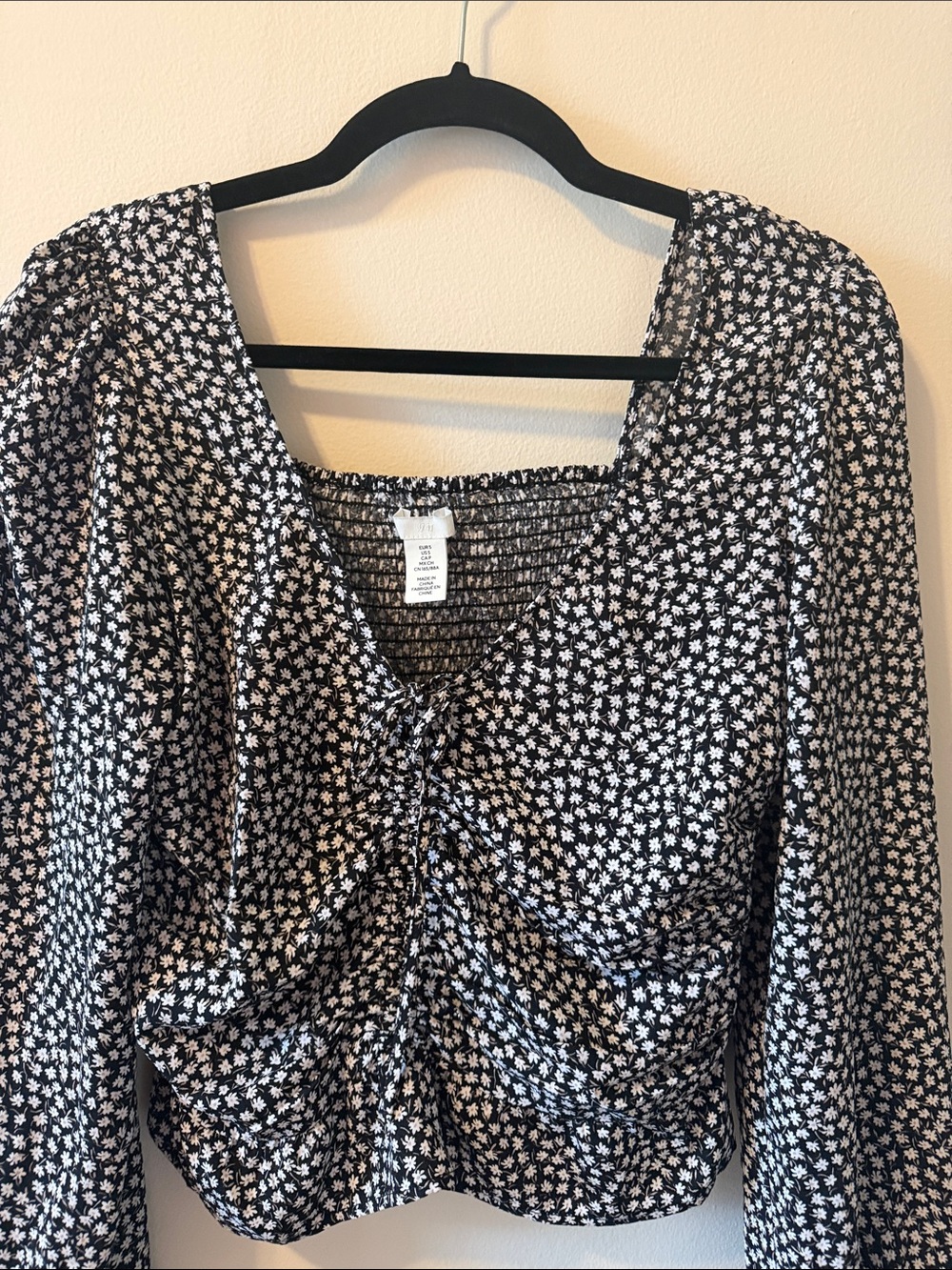 Black & White Floral Ruched Long-Sleeve Top